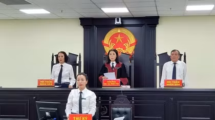 Xét xử trực tuyến ba vụ án tại Toà và Trại tạm giam