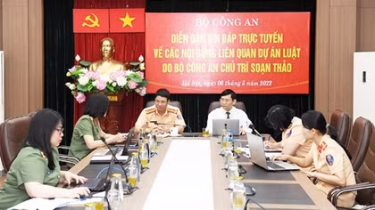 Giải đáp những vấn đề “nóng” về dự án Luật Trật tự, an toàn giao thông đường bộ