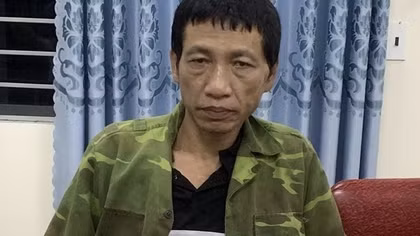 Dắt theo súng mua bán 2.600 viên ma túy
