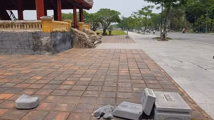 Truy tìm người làm đổ gãy bia đá tại di tích Phu Văn Lâu