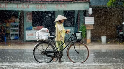 Bắc và Trung Bộ mưa to, Nam Bộ hửng nắng