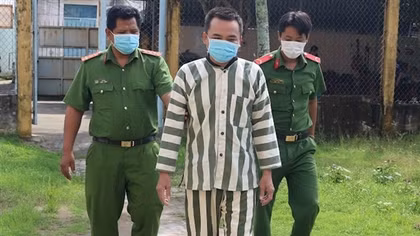 Mượn nhà dân để mở chiếu bạc