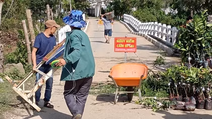 Cầu Sông Vàu bất ngờ bị sụt lún trong đêm