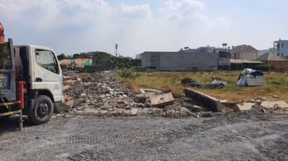 Lừa 56 khách hàng mua đất dự án trên giấy