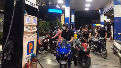 Khẩn trương khắc phục tình trạng thiếu hàng trên thị trường xăng dầu