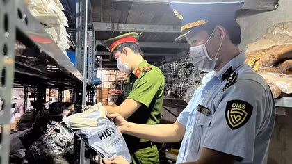 Thu giữ trên 12.000 sản phẩm nghi "nhái" các thương hiệu lớn