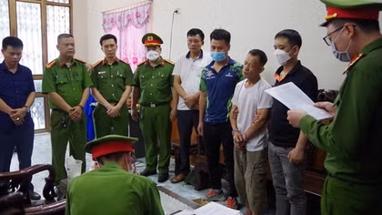 Triệt phá nhóm tiêu thụ hàng trăm xe gian