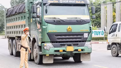 Bên trong những thùng xe cơi nới