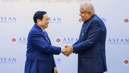 Thủ tướng gặp gỡ lãnh đạo các nước bên lề Hội nghị cấp cao ASEAN