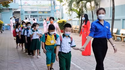 Nỗ lực để trẻ được đến trường