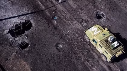Ukraine nã 7 quả pháo HIMARS nhưng không đánh sập cầu tiếp tế của Nga