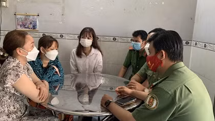 Giải cứu hai mẹ con sập bẫy buôn người