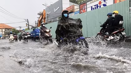 Miền Bắc và Nam Bộ mưa giông