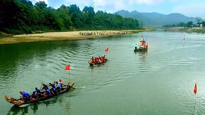 Chuyến đò trên sông Ngàn Phố