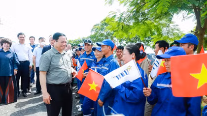 Thủ tướng khảo sát vùng sản xuất nông nghiệp công nghệ cao tại Nghệ An