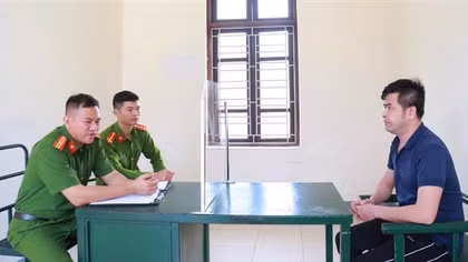 Bắt phóng viên Tạp chí vận tải ô tô chuyên “bảo kê” lưu thông vận tải