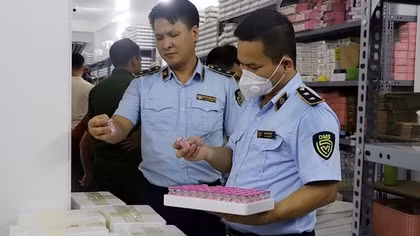 “Hô biến” kính áp tròng Trung Quốc thành hàng “Korea”