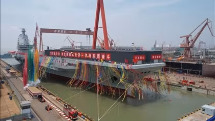 Trung Quốc hạ thủy tàu sân bay hiện đại nhất