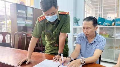 Giám đốc mua bằng giả để mở phòng khám làm răng giả