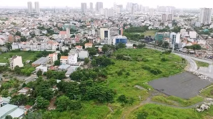 Phạt cảnh cáo nguyên Phó Chủ tịch UBND huyện ký chuyển mục đích đất trái phép
