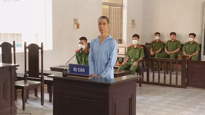 Lãnh án 10 năm tù vì đâm lủng ruột con