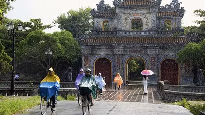 Mưa to khắp ba miền, cảnh báo lũ quét và sạt lở đất tại các tỉnh miền núi
