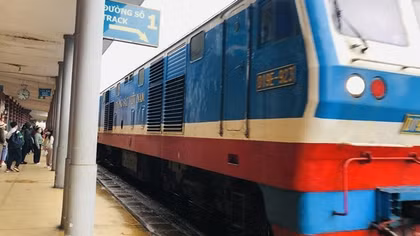 Tạm dừng chạy tàu Hà Nội - Vinh do không có khách