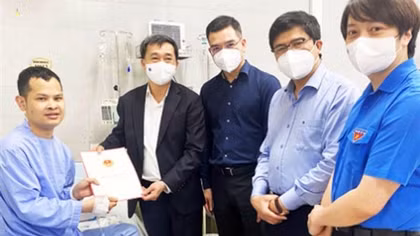 Những thầy thuốc trẻ hết lòng với người dân miền núi