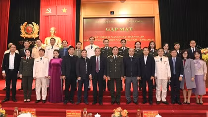 Phát huy truyền thống anh hùng, tuyệt đối trung thành với Đảng, Tổ quốc và Nhân dân