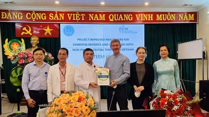 Chuyên gia Y tế Đức làm việc với Bệnh viện 30-4