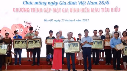 Hạnh phúc khi cùng nhau hiến máu