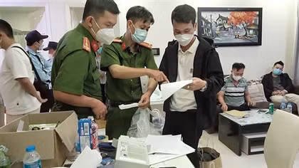 Phá án trên môi trường không gian mạng