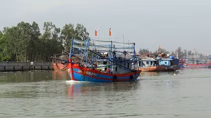 Ra khơi mùa “mặt trời xuống biển như hòn lửa”