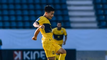 Quang Hải bị thay ra phút 63, Pau FC thoát thua