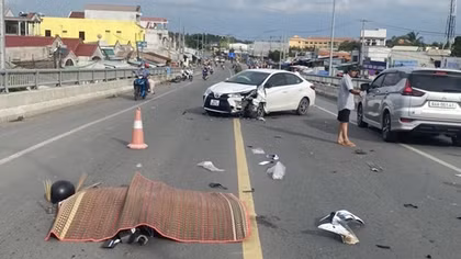 Nam thanh niên tử vong sau cú đối đầu với ôtô trên cầu Mang Thít