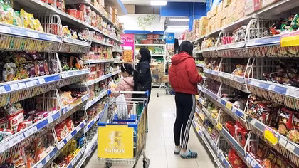 Lạm phát khó "bật" nhờ nguồn cung mạnh