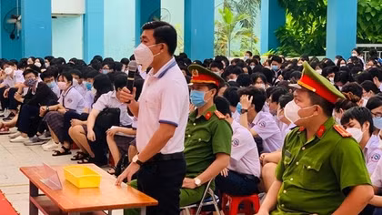 Tại sao cha mẹ không bảo vệ con mình?