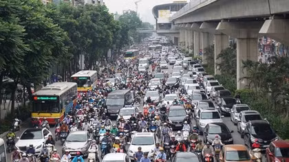 Từ 6/8, phân làn cứng tách ô tô, xe máy trên đường Nguyễn Trãi