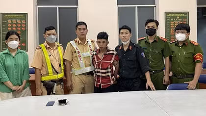 Kẻ cướp giật điện thoại sa lưới vì "dấu vết lông ngỗng