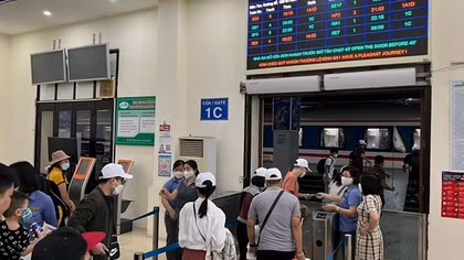 Từ 14/4: Tàu khách Hà Nội - Quảng Bình chạy lại hàng tuần