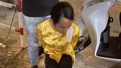 Giả gái để giao dịch ma túy với con nghiện