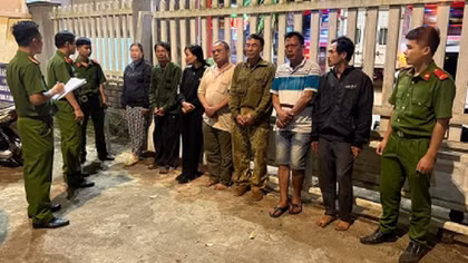 Tạm giữ hình sự 7 đối tượng chống người thi hành công vụ