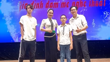 NSƯT Lò Hải Lam: Múa và viết để trả ơn đời