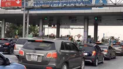 Phải nhanh chóng xả trạm thu phí khi ùn tắc kéo dài