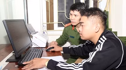 Người dân phấn khởi từ việc triển khai thí điểm 2 nhóm dịch vụ công liên thông