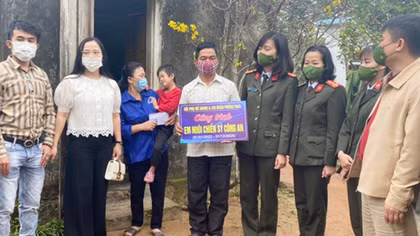 Xuân ấm áp với bà con ở thung lũng Trường Sơn