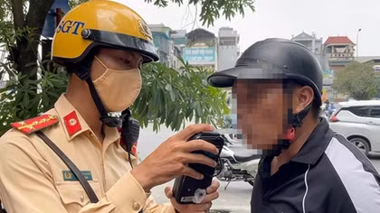 Đón lõng “ma men” trên phố cổ Hà Nội