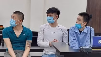 Suýt mất mạng vì nghi người khác trêu ghẹo bạn gái mình
