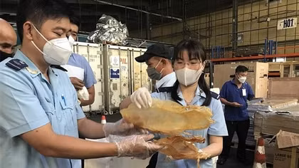 Ngăn chặn buôn lậu bằng công cụ giám sát trực tuyến