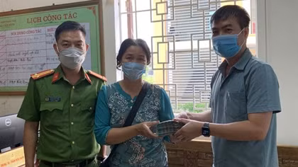 Trao trả 250 triệu đồng chuyển nhầm vào tài khoản ngân hàng